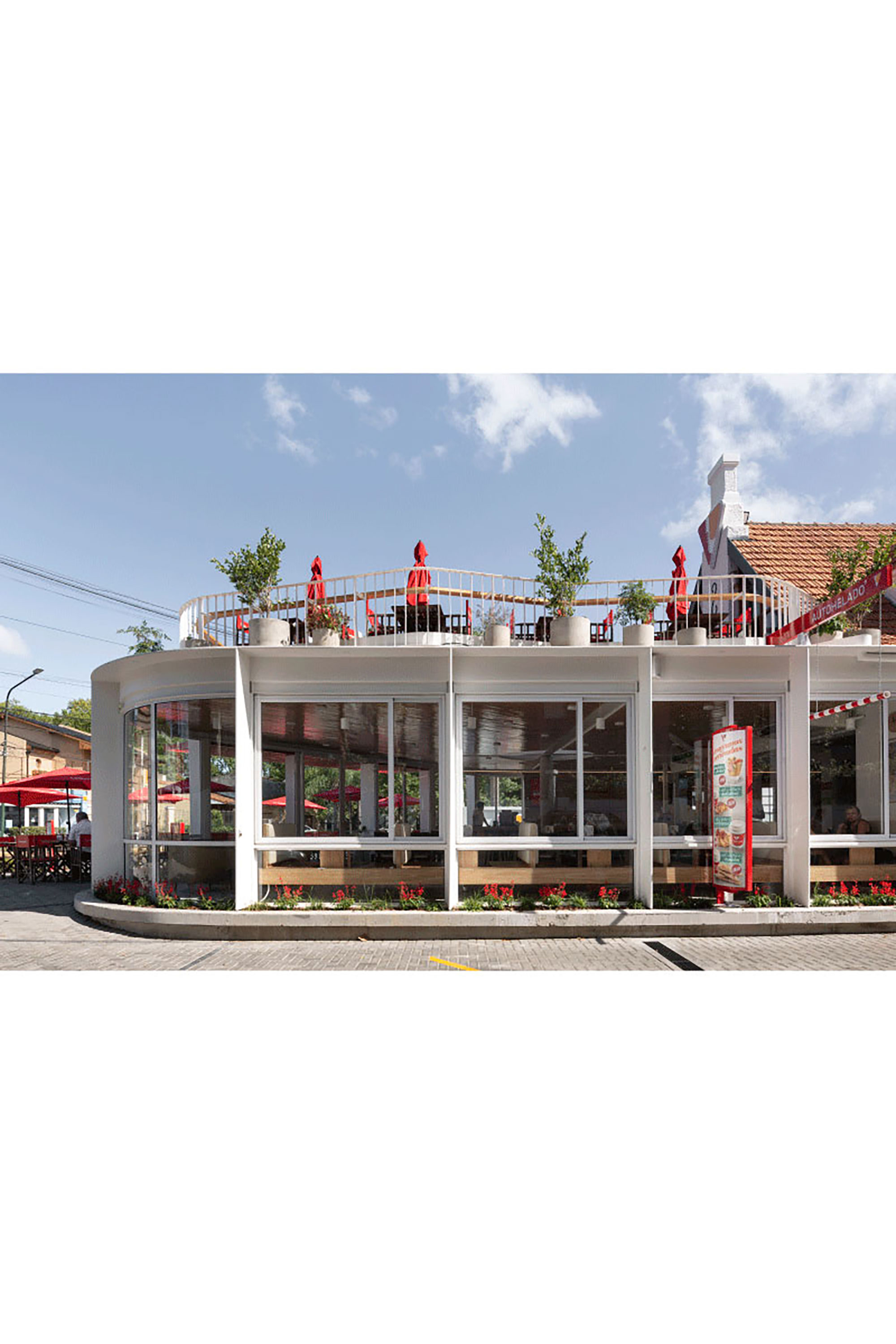 Veneciana Adrogue Este  ||| AV. Espora 563 ||| DRM Ariquitectura